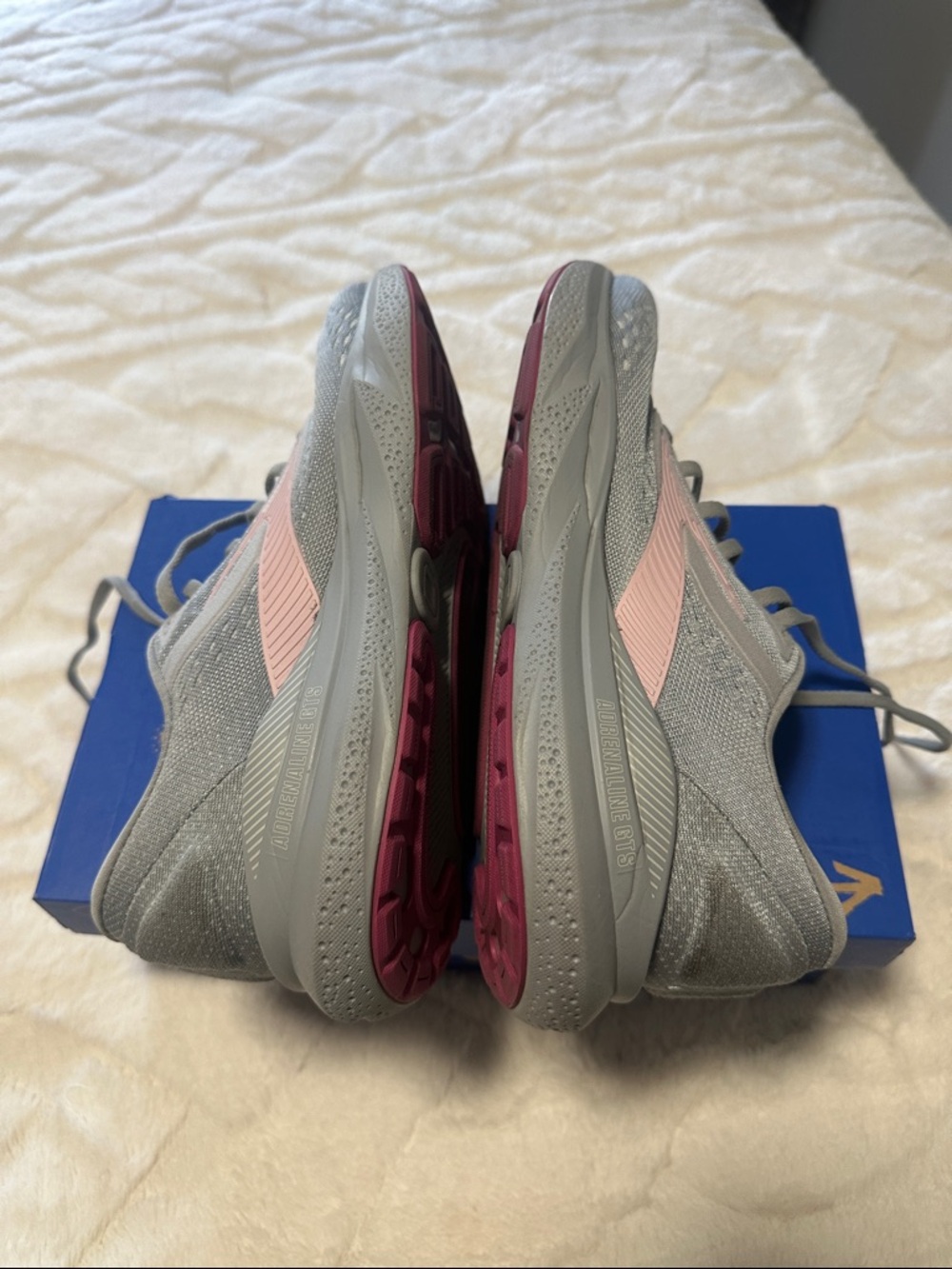 Brooks Adrenaline run/walk support Shoes - Picture 3 of 10